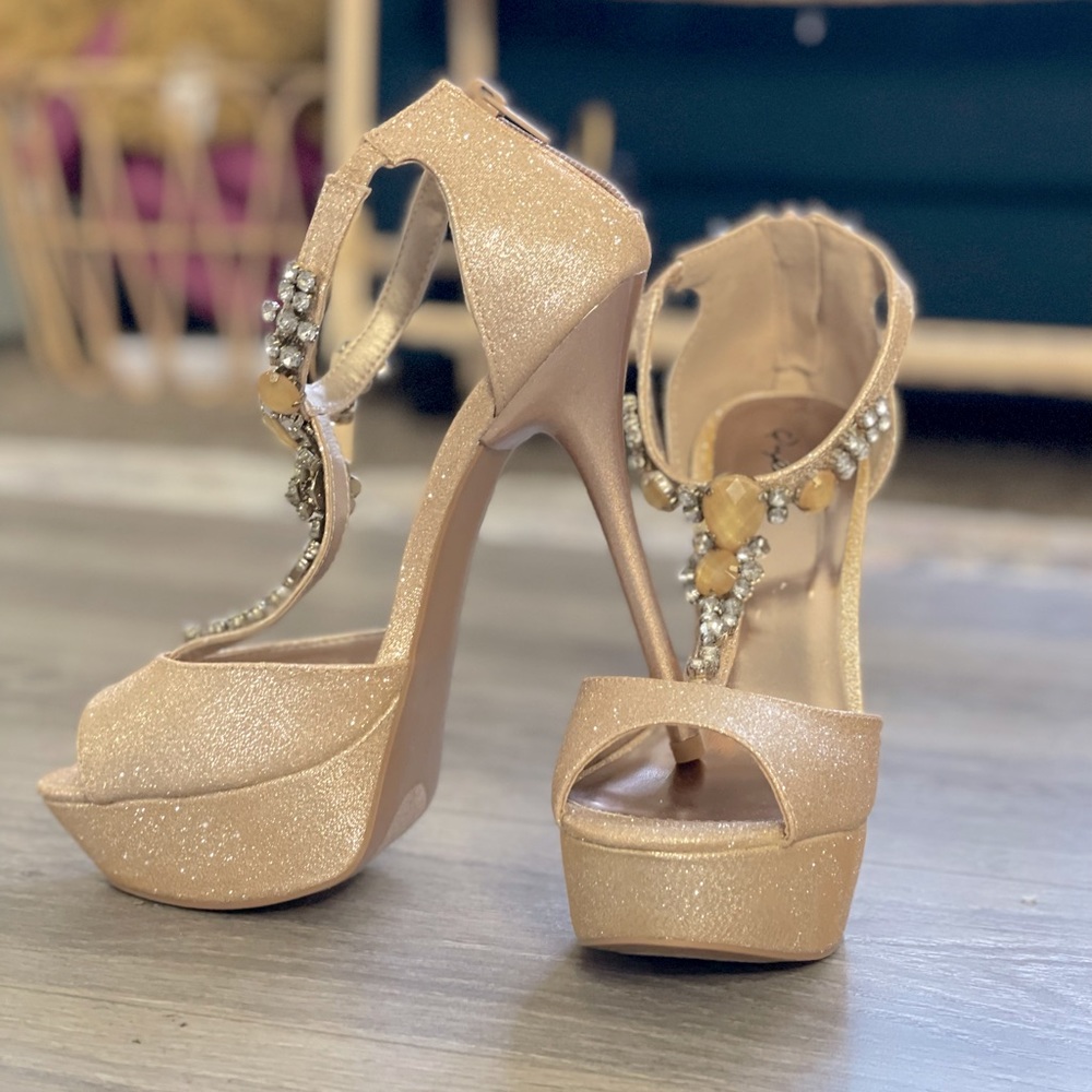 NEW CHAMPAGNE GLITTER JEWELED PLATFORM HEELS
